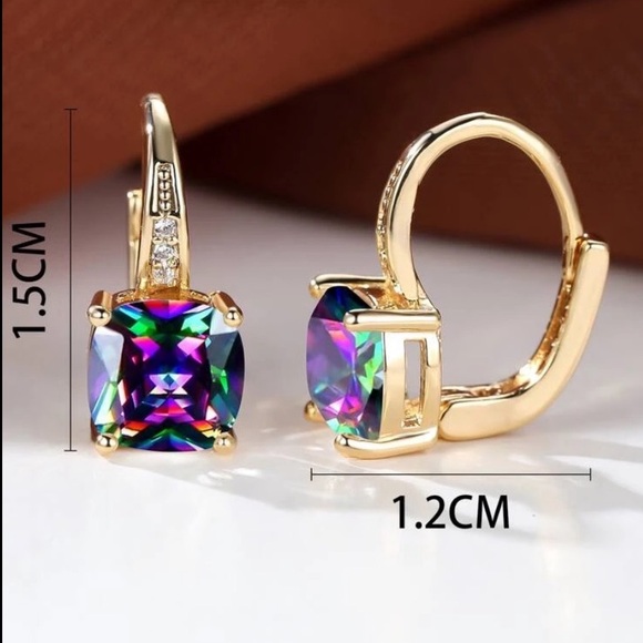 18 Karat Cubic Zirconia Dangle Earrings - Picture 6 of 8